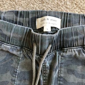 Cloth and Stone camo joggers